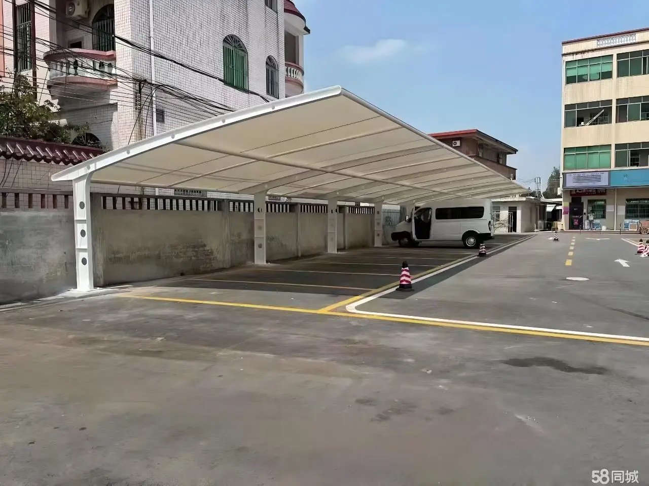 贵州盘州膜结构工程科普：山地多雨强紫外环境，停车棚选材别只看低价